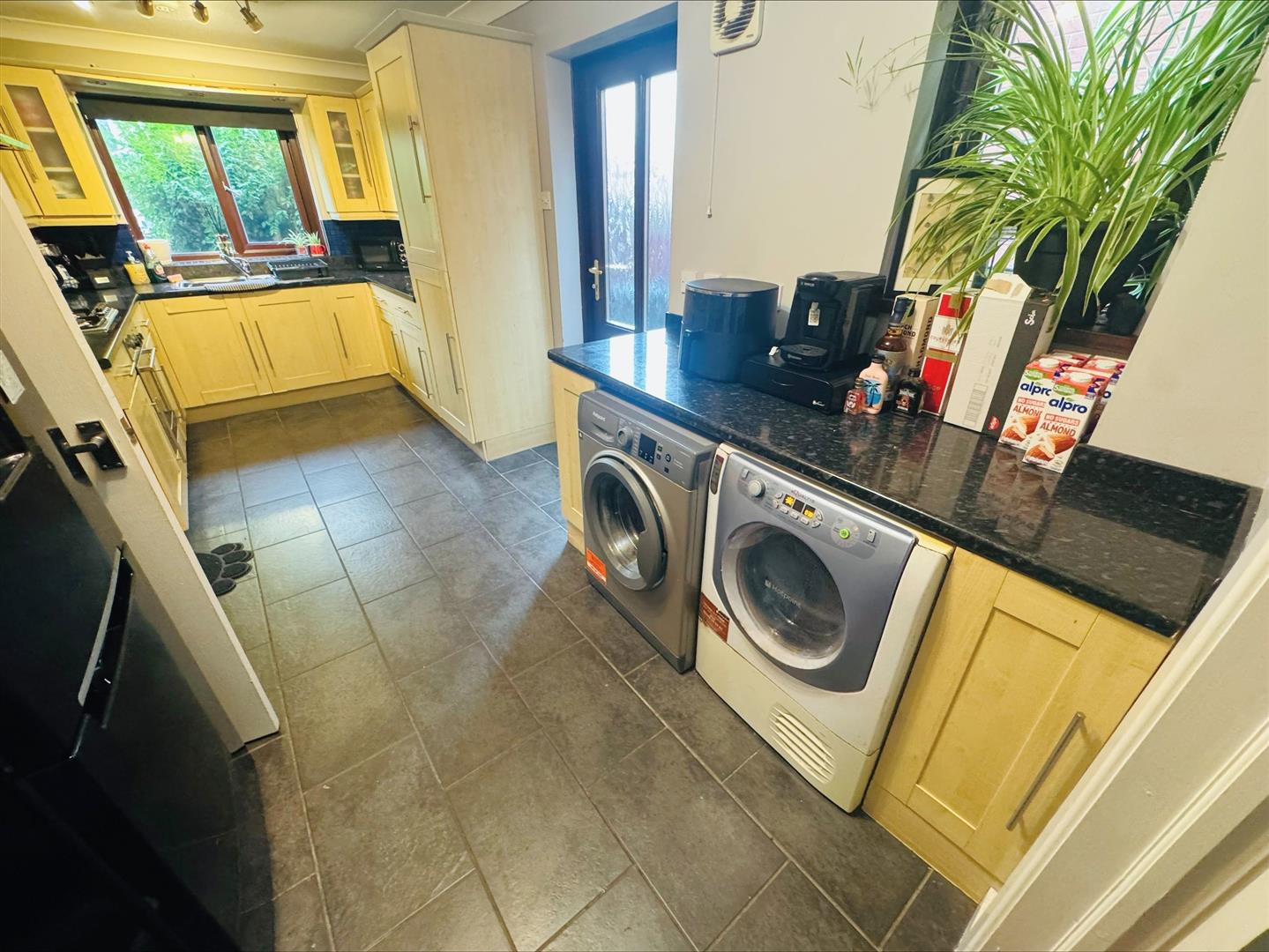 Llys Cilsaig, Dafen, Llanelli, SA14 8QT